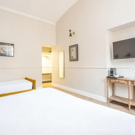 Daplace - La Mongolfiera In Navona Guest house